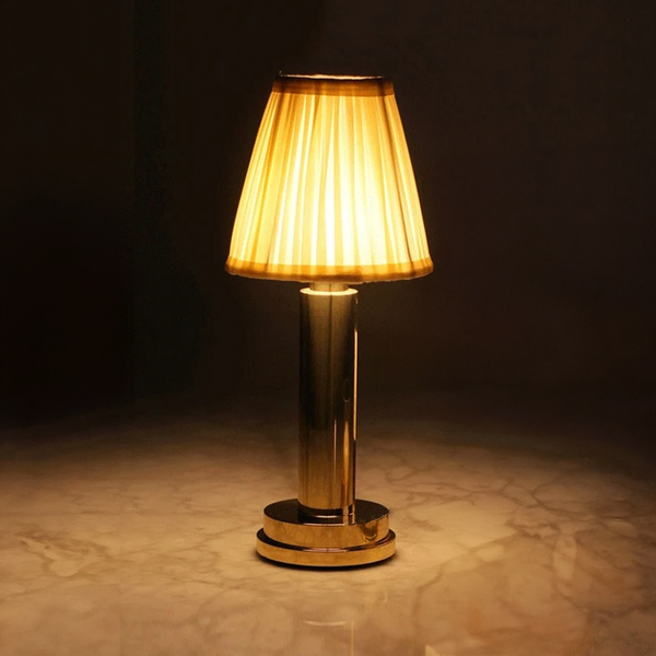 https://freshfrenzy.co/cdn/shop/files/retro-lamp-ff_grande.png?v=1699371363