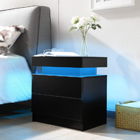 Moderner LED-Nachttisch mit glänzender Oberfläche